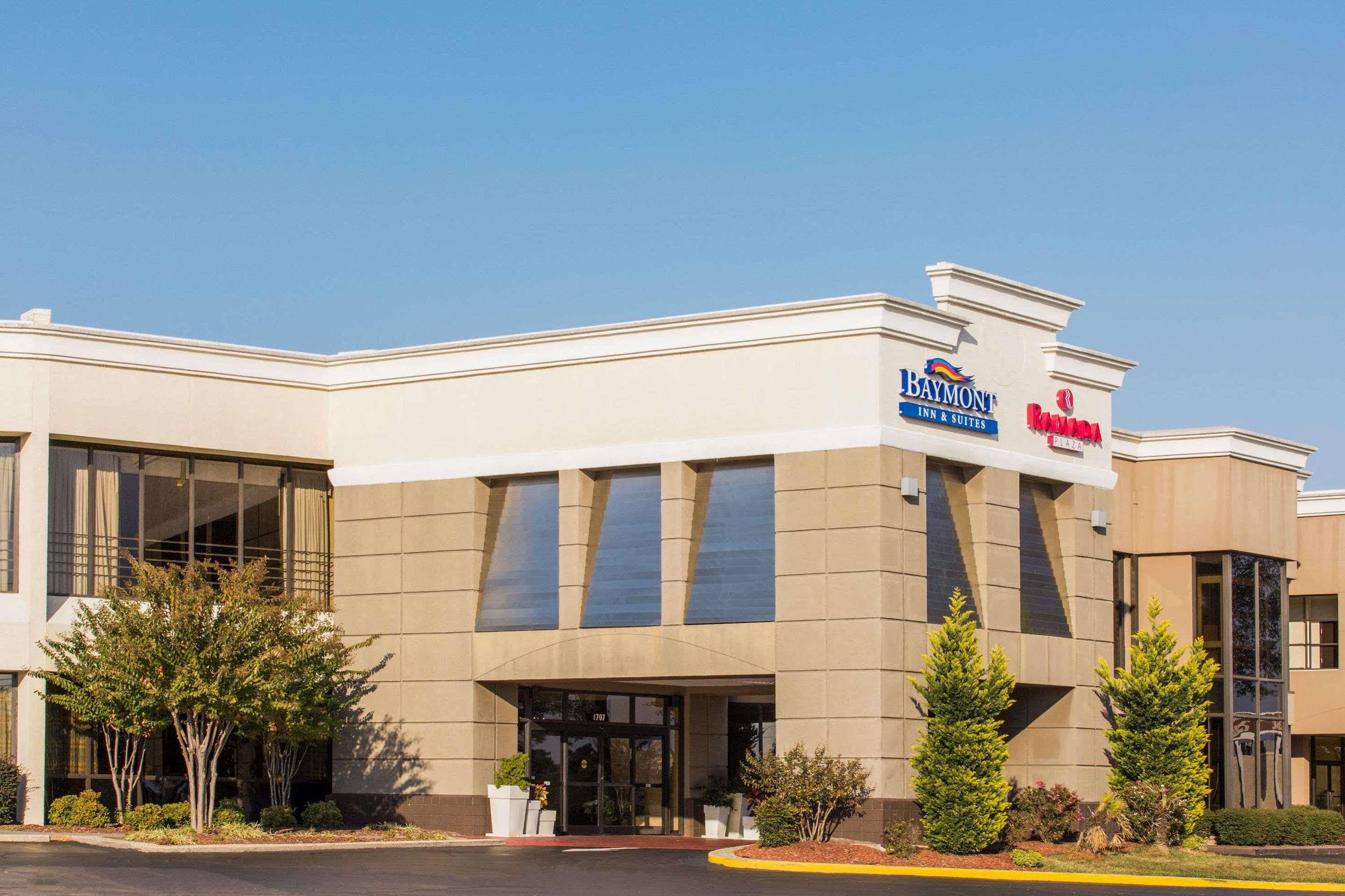 Baymont By Wyndham Fayetteville Fort Bragg Area Exterior photo