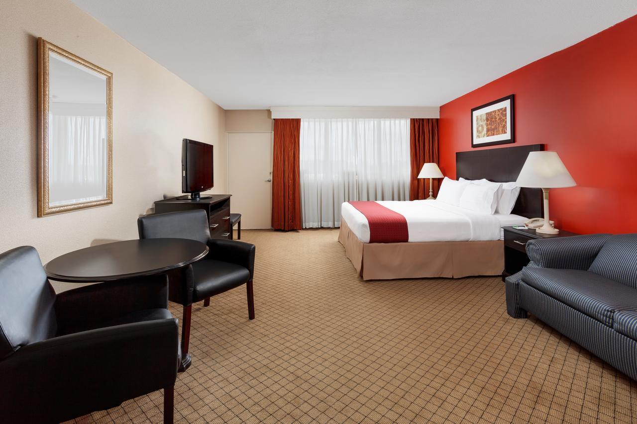 Baymont By Wyndham Fayetteville Fort Bragg Area Room photo