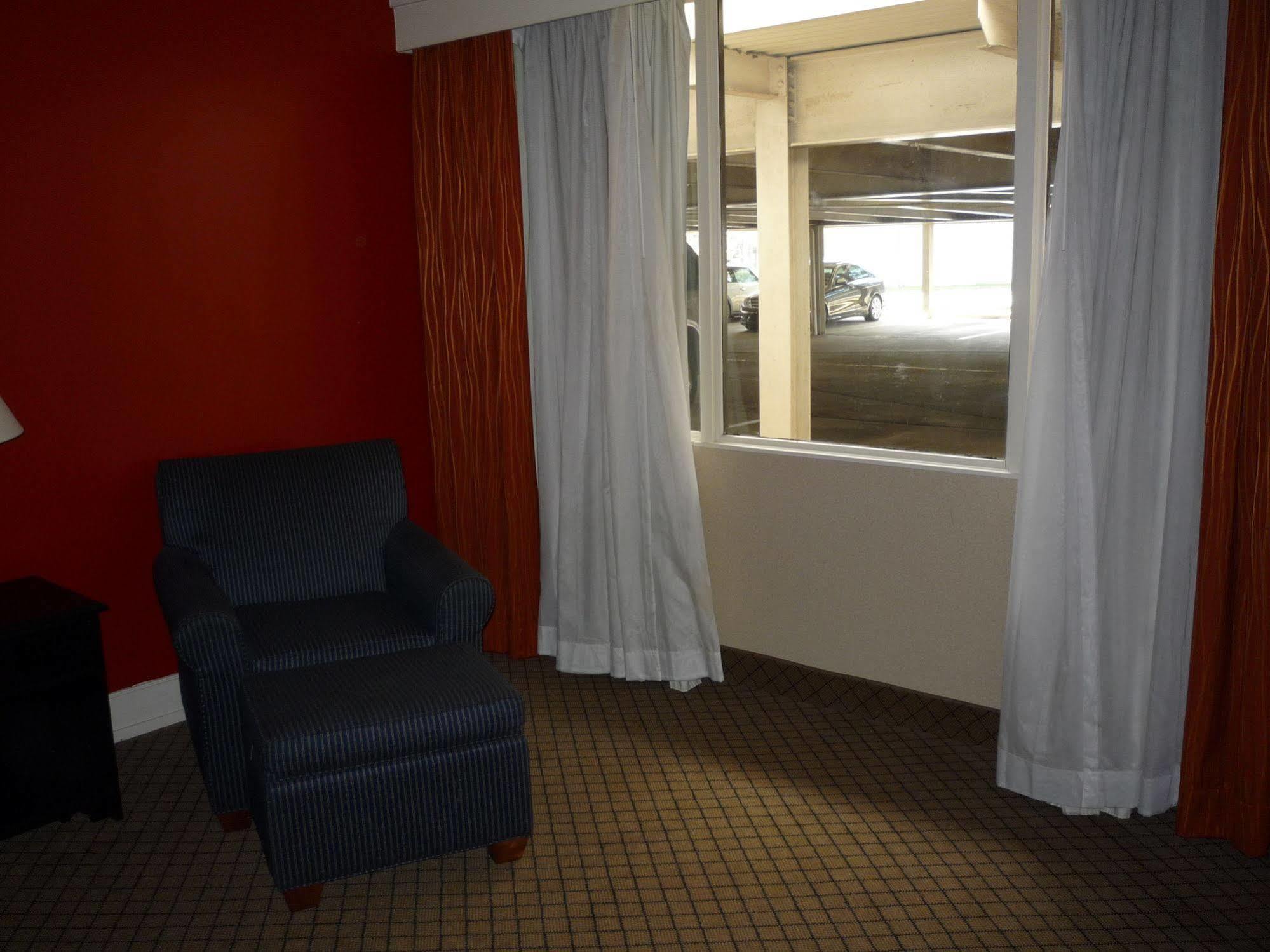 Baymont By Wyndham Fayetteville Fort Bragg Area Exterior photo